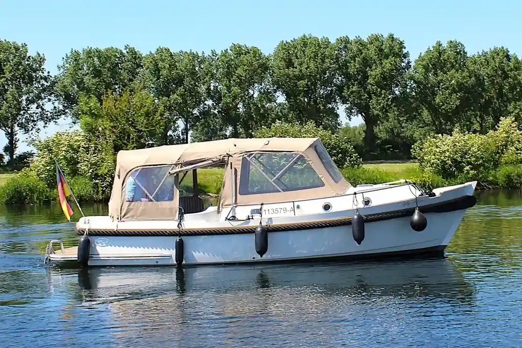Intercruiser 27 Cabin