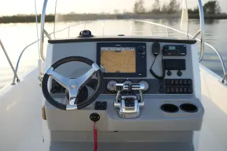 Thumbnail von Boston Whaler 270 Dauntless