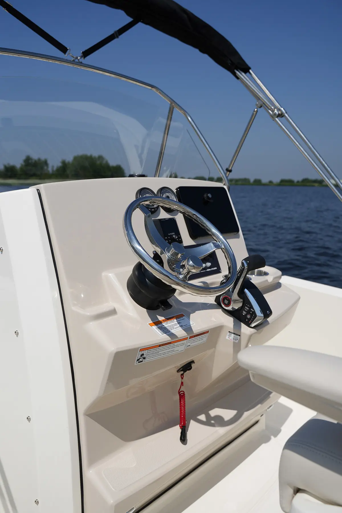 Thumbnail von Boston Whaler 250 Dauntless