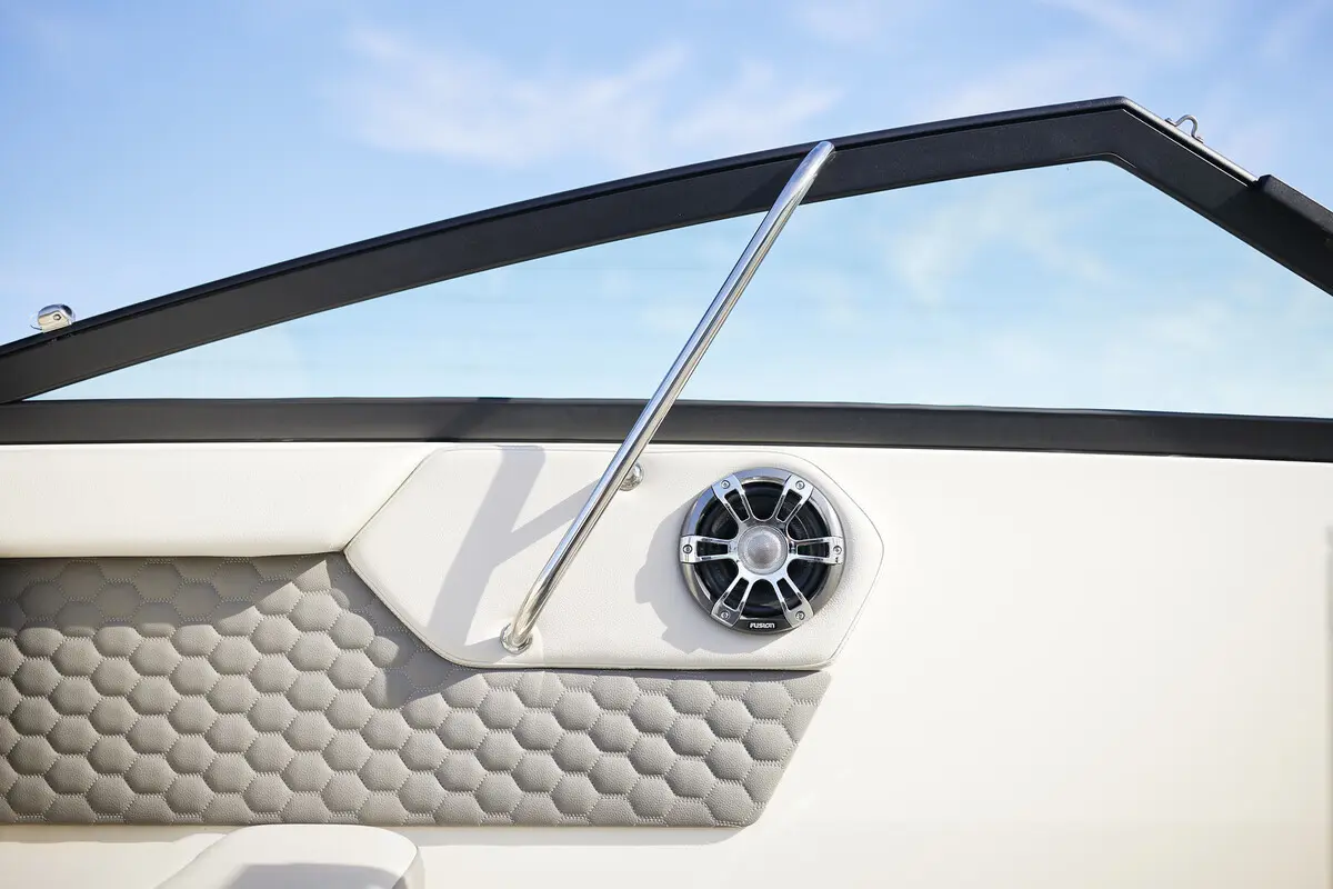 Thumbnail von Sea Ray SDX 250