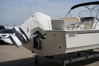 Thumbnail von Boston Whaler 210 Montauk