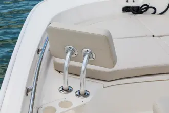 Thumbnail von Boston Whaler 210 Montauk