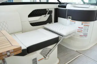 Thumbnail von Sea Ray SLX 250