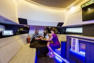 Thumbnail von Boston Whaler 420 Outrage