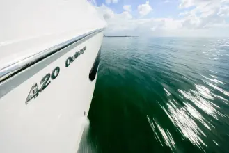 Thumbnail von Boston Whaler 420 Outrage