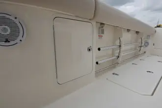 Thumbnail von Boston Whaler 330 Outrage