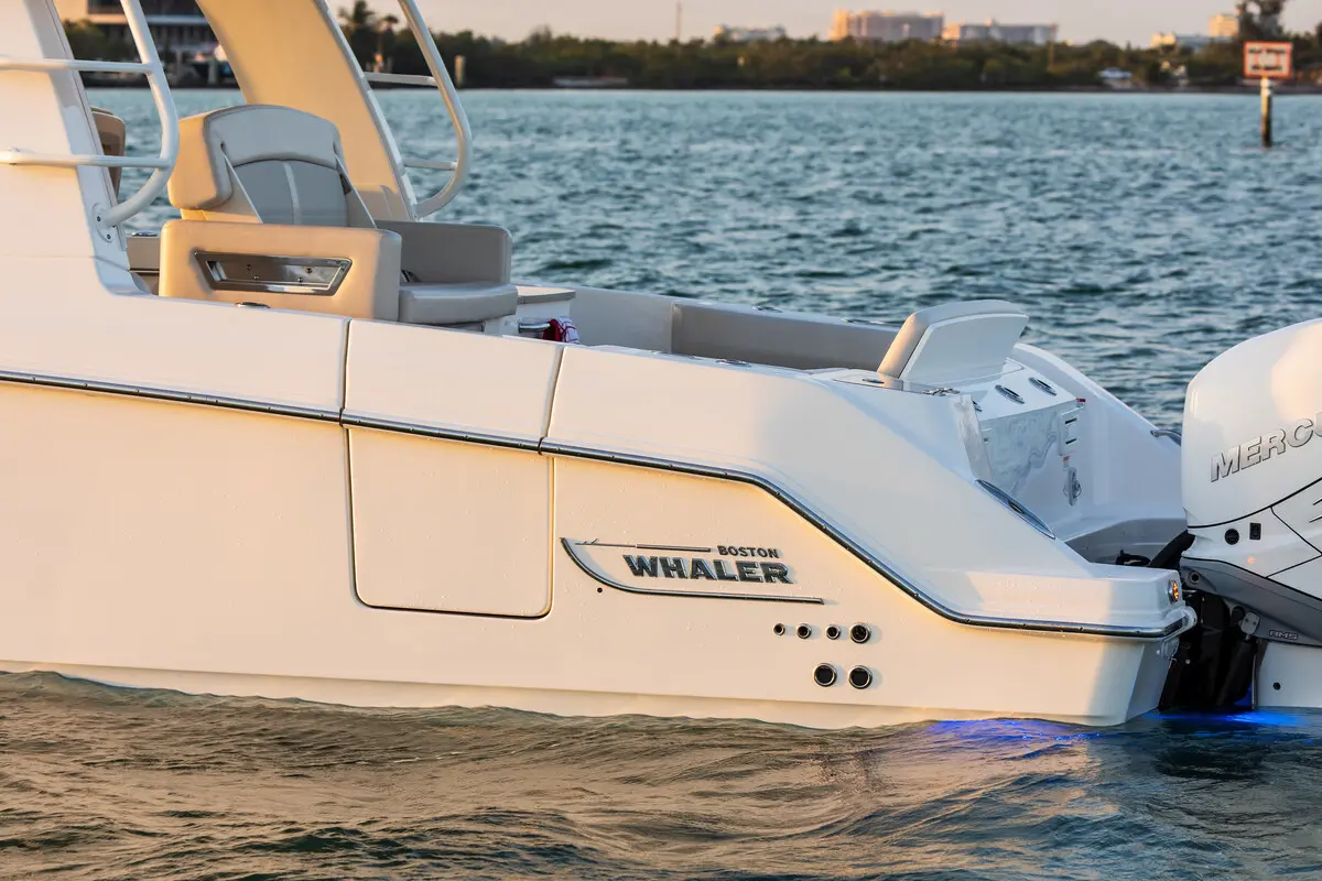 Thumbnail von Boston Whaler 350 Realm