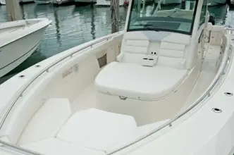 Thumbnail von Boston Whaler 380 Outrage