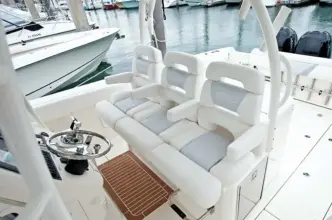 Thumbnail von Boston Whaler 380 Outrage