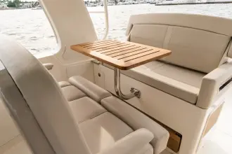 Thumbnail von Boston Whaler 380 Realm