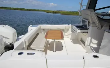 Thumbnail von Boston Whaler 325 Conquest