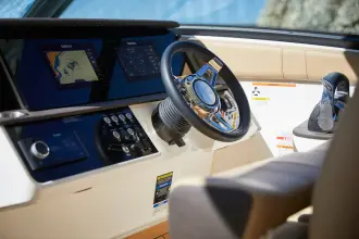 Thumbnail von Sea Ray Sundancer 320