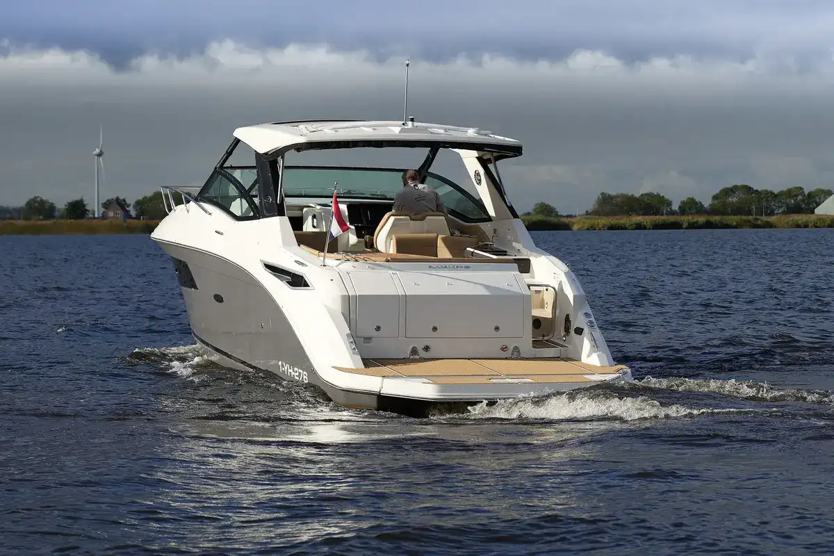 Thumbnail von Sea Ray Sundancer 320