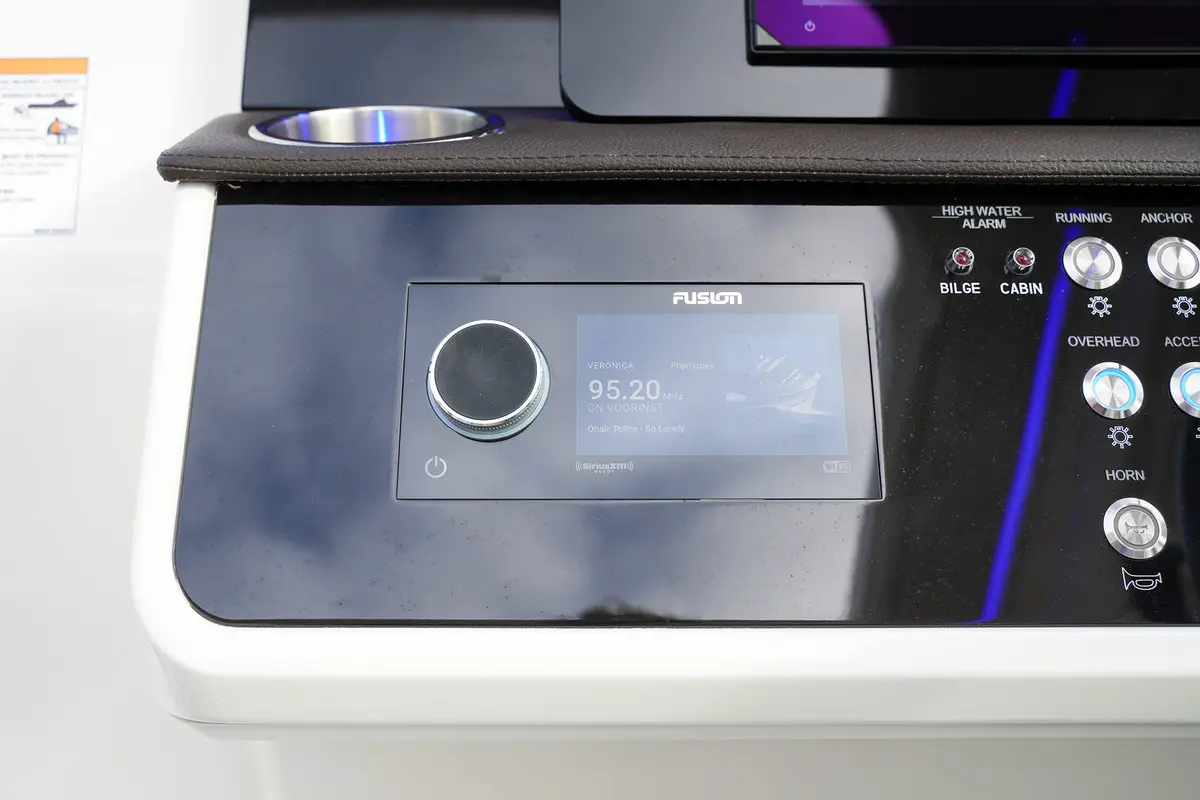 Thumbnail von Sea Ray Sundancer 320