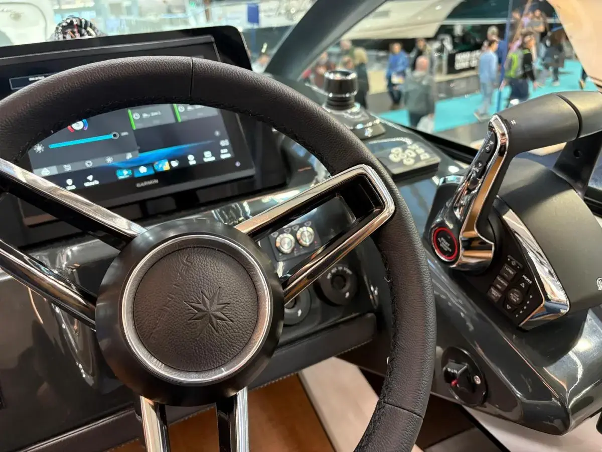 Thumbnail von Jeanneau TH33 Twin-Hull