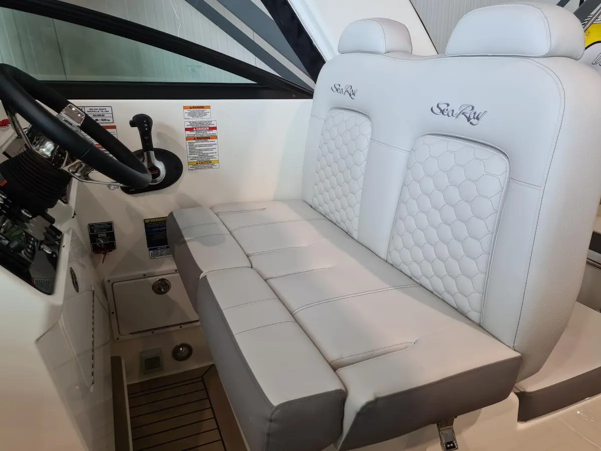 Thumbnail von Sea Ray Sundancer 265