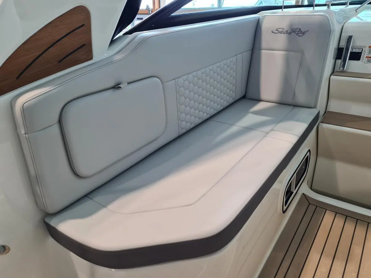 Thumbnail von Sea Ray Sundancer 265