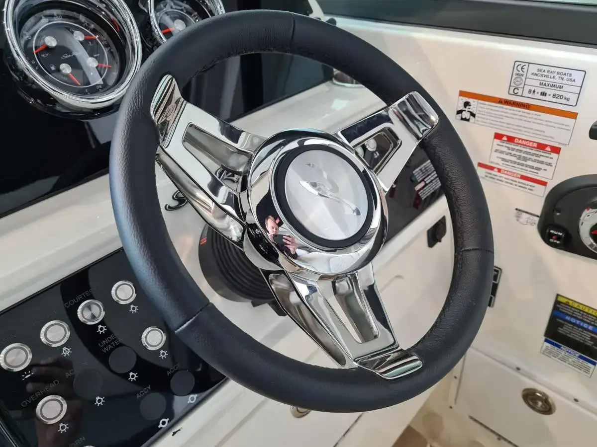 Thumbnail von Sea Ray Sundancer 265