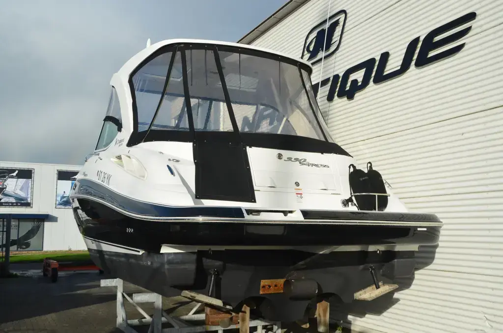 Thumbnail von Cruisers Yachts 330 Express