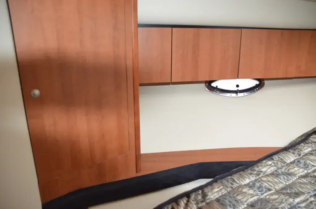 Thumbnail von Cruisers Yachts 330 Express