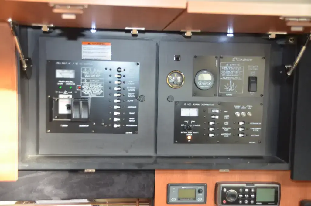 Thumbnail von Cruisers Yachts 330 Express