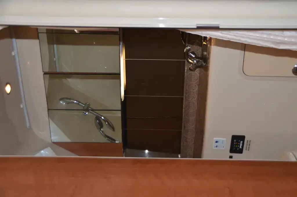 Thumbnail von Cruisers Yachts 330 Express