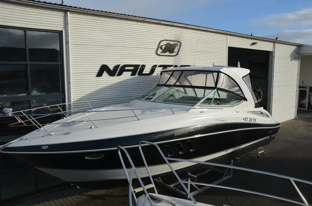 Thumbnail von Cruisers Yachts 330 Express