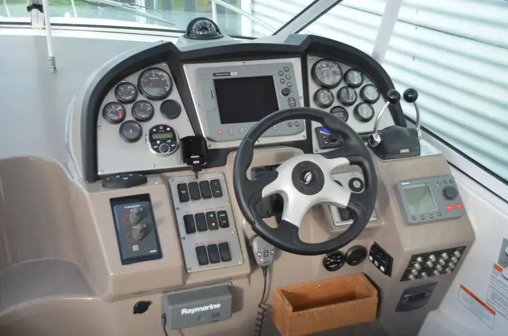 Thumbnail von Cruisers Yachts 330 Express