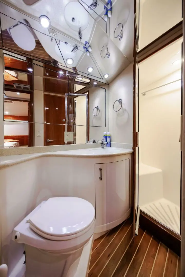 Thumbnail von Hatteras 50 Convertible