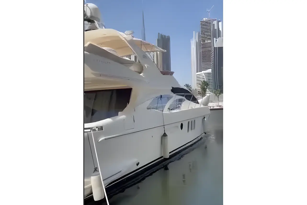 Azimut 62