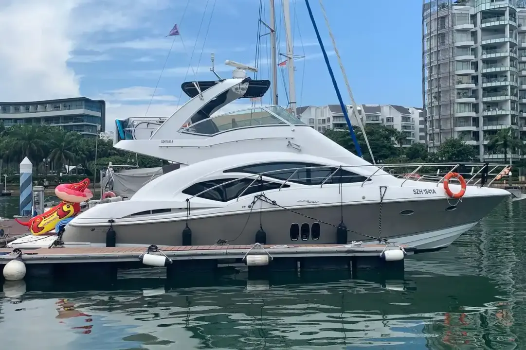 Cruisers Yachts 447 Sport Sedan