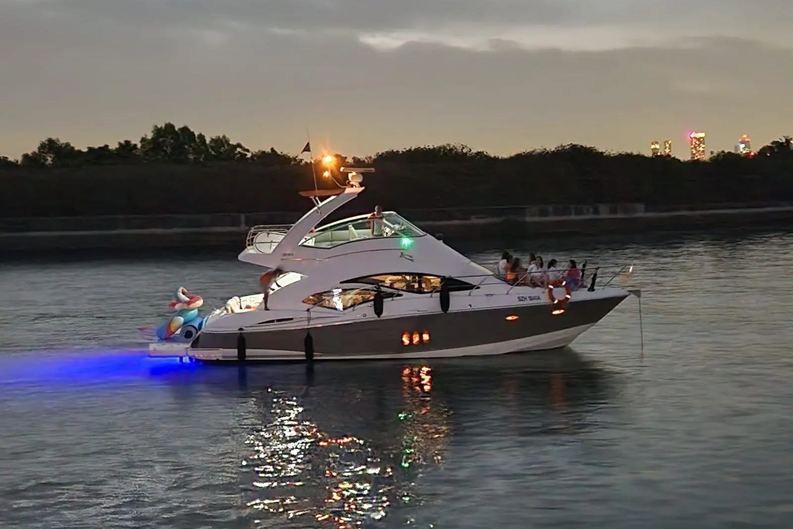 Thumbnail von Cruisers Yachts 447 Sport Sedan