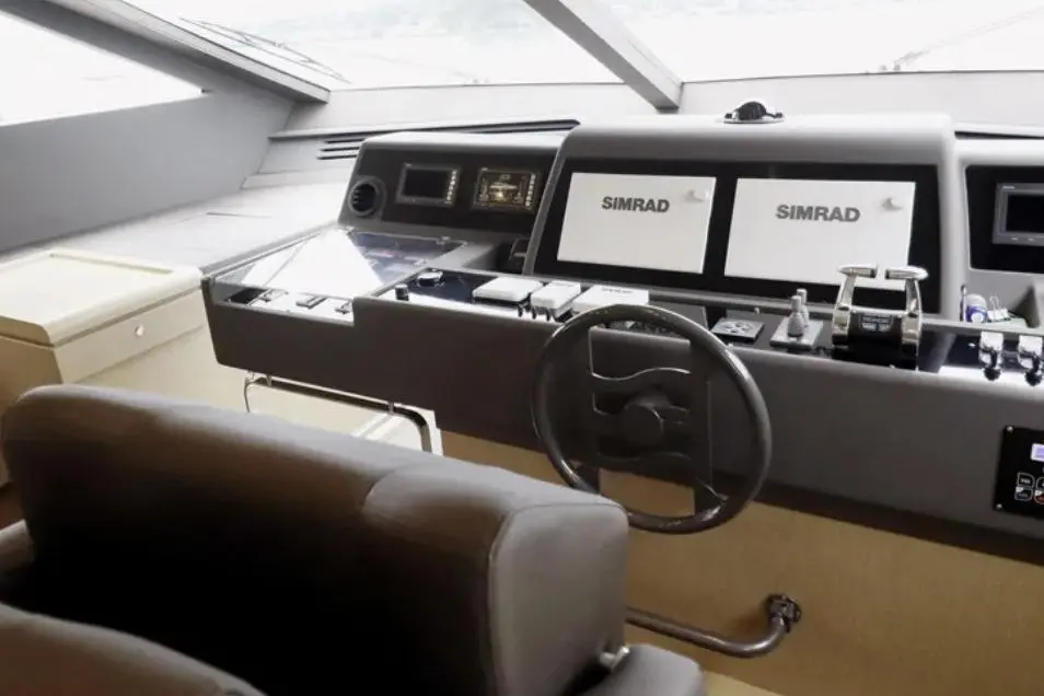 Thumbnail von Ferretti Yachts 700