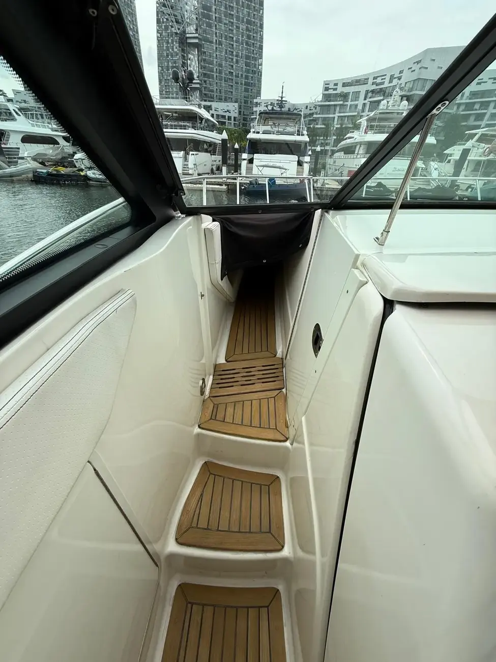 Thumbnail von Sea Ray Sundancer 320