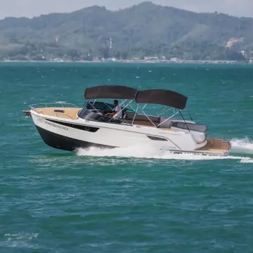 Alfastreet Marine 28 Cabin Motor