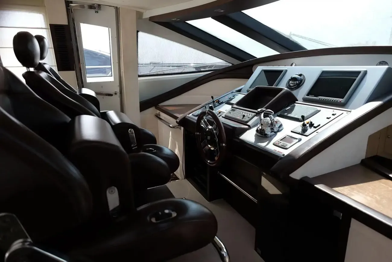 Thumbnail von Azimut 86s