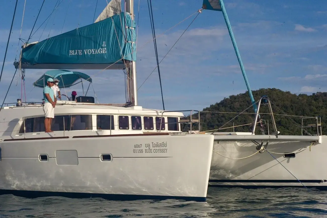Lagoon 500 BLUE ODYSSEY