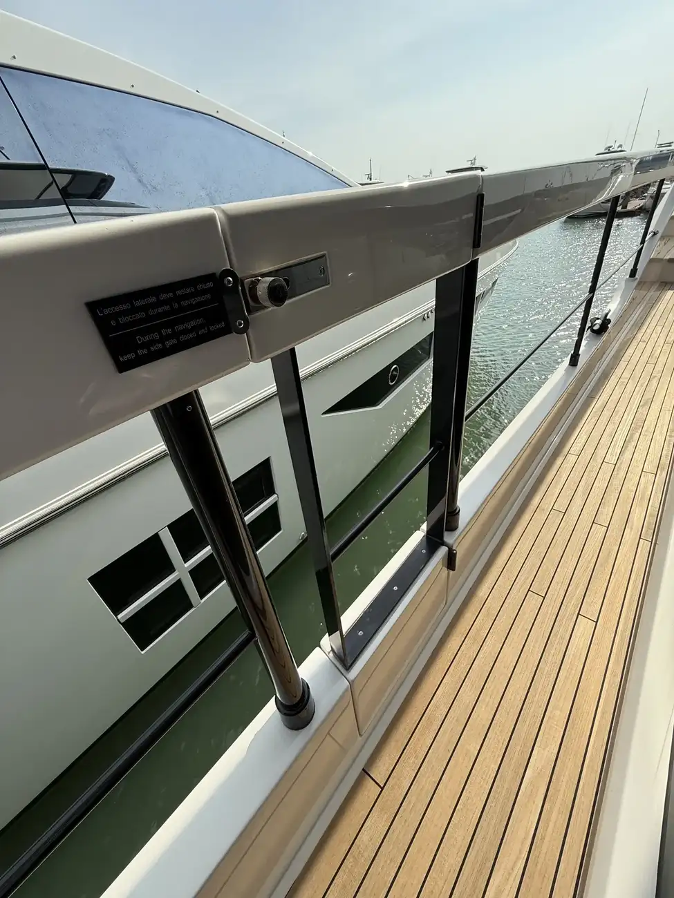 Thumbnail von Ferretti Yachts 860