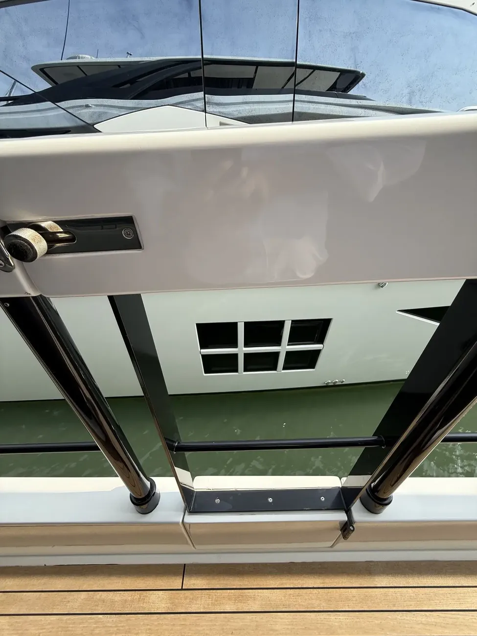 Thumbnail von Ferretti Yachts 860