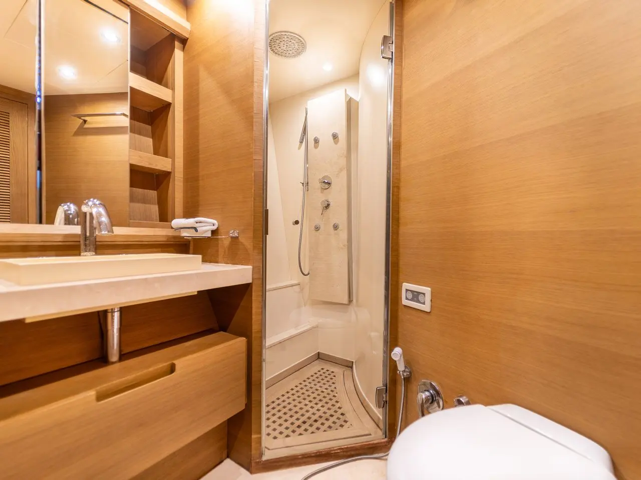 Thumbnail von Azimut 92 Leonardo MEH