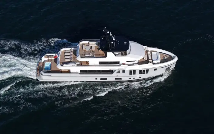 Custom 	BEE EXPLORER YACHT BEE EXPLORER YACHT