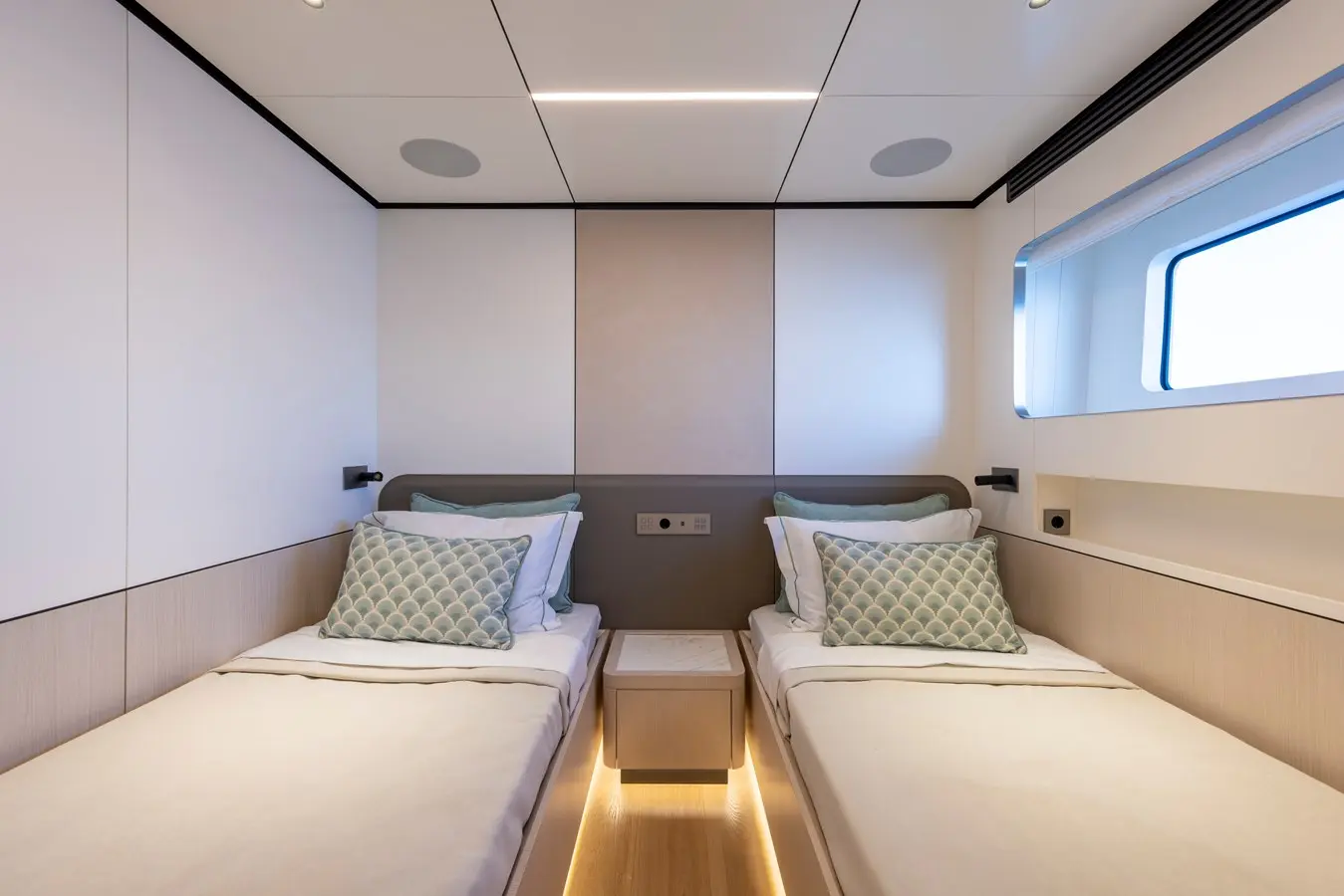 Thumbnail von Custom 	BEE EXPLORER YACHT BEE EXPLORER YACHT