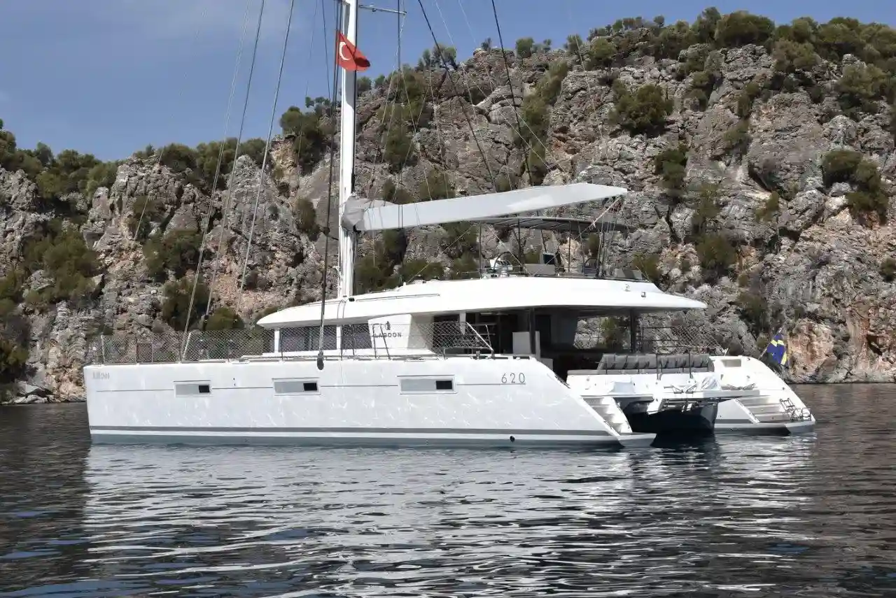 Thumbnail von Lagoon 620