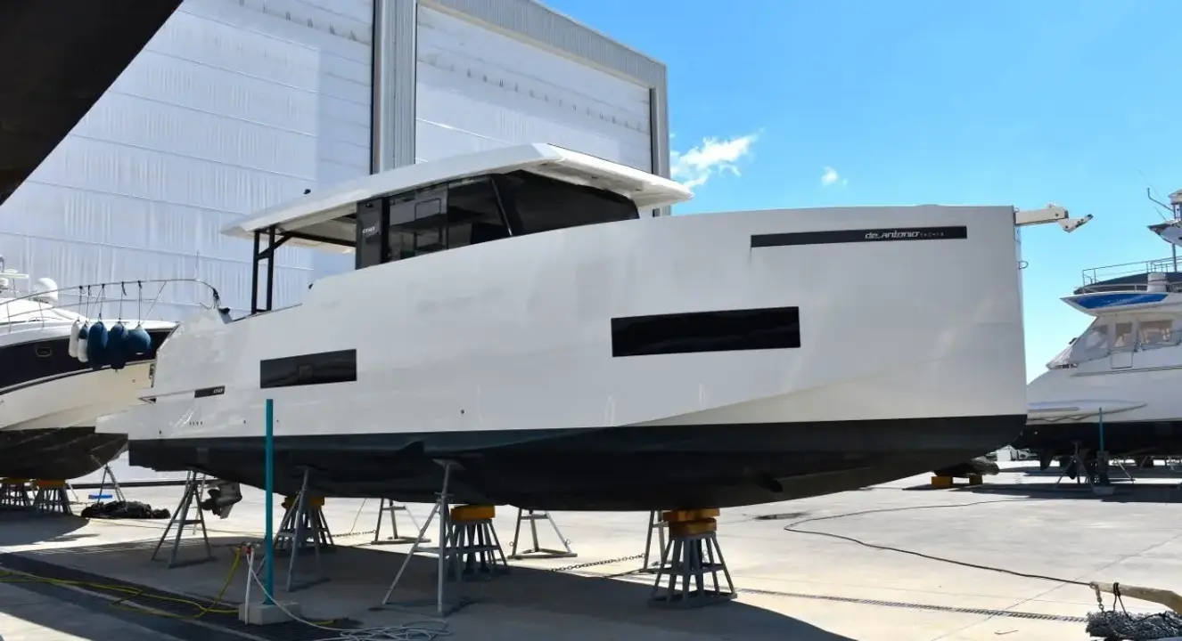 De Antonio Yachts D50