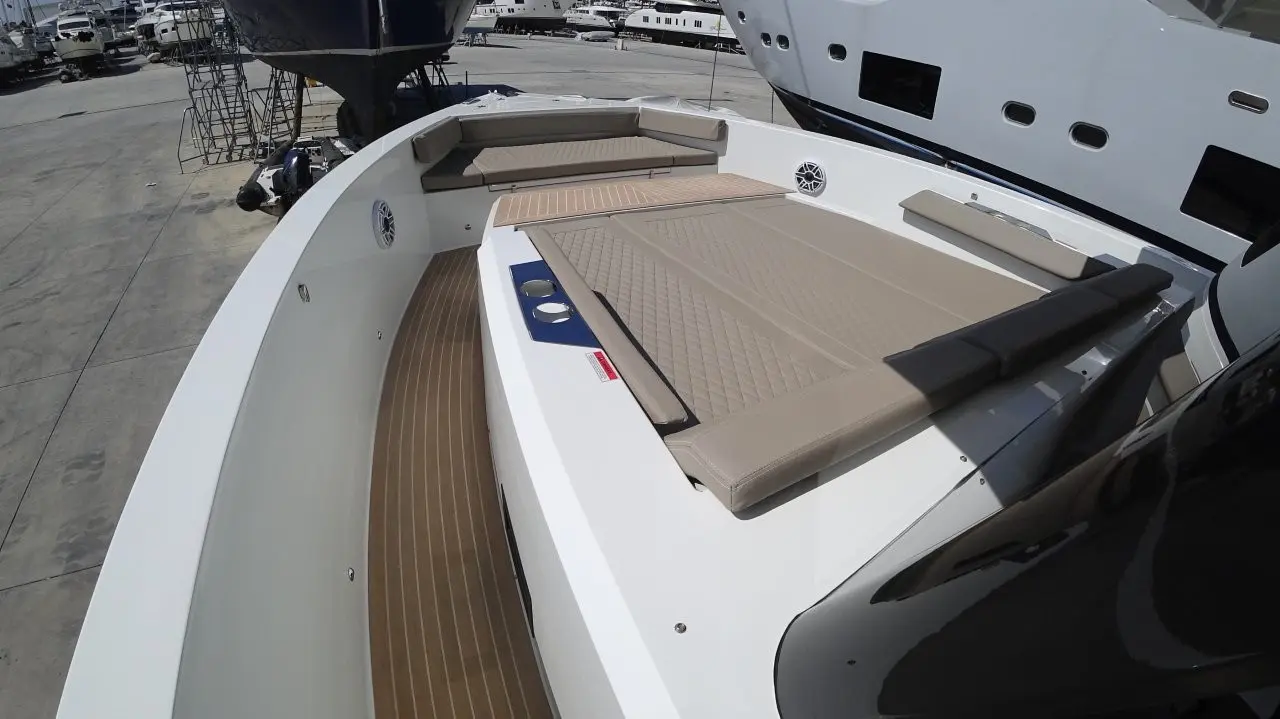 Thumbnail von De Antonio Yachts D50