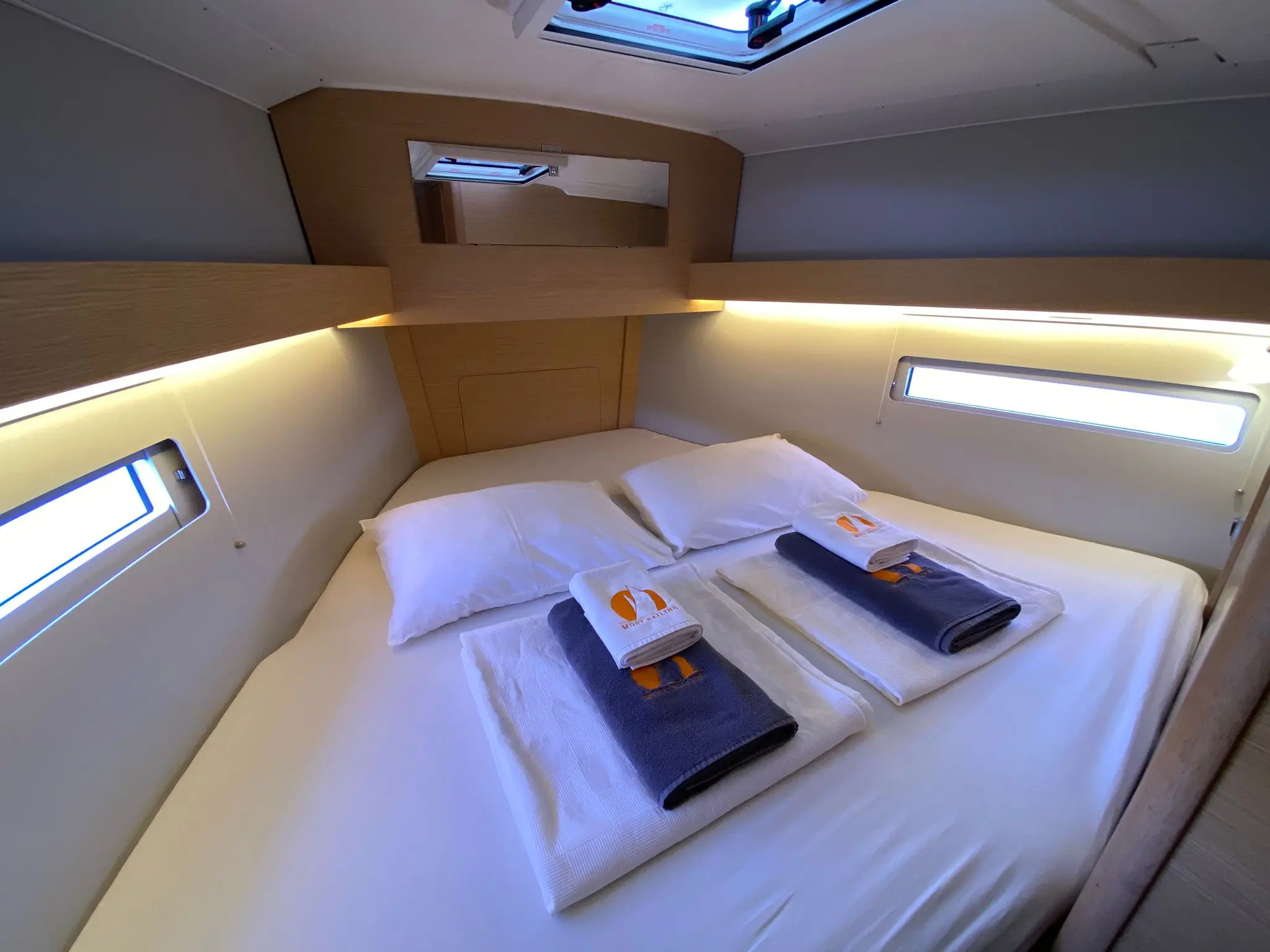 Thumbnail von Dufour 390 Paris