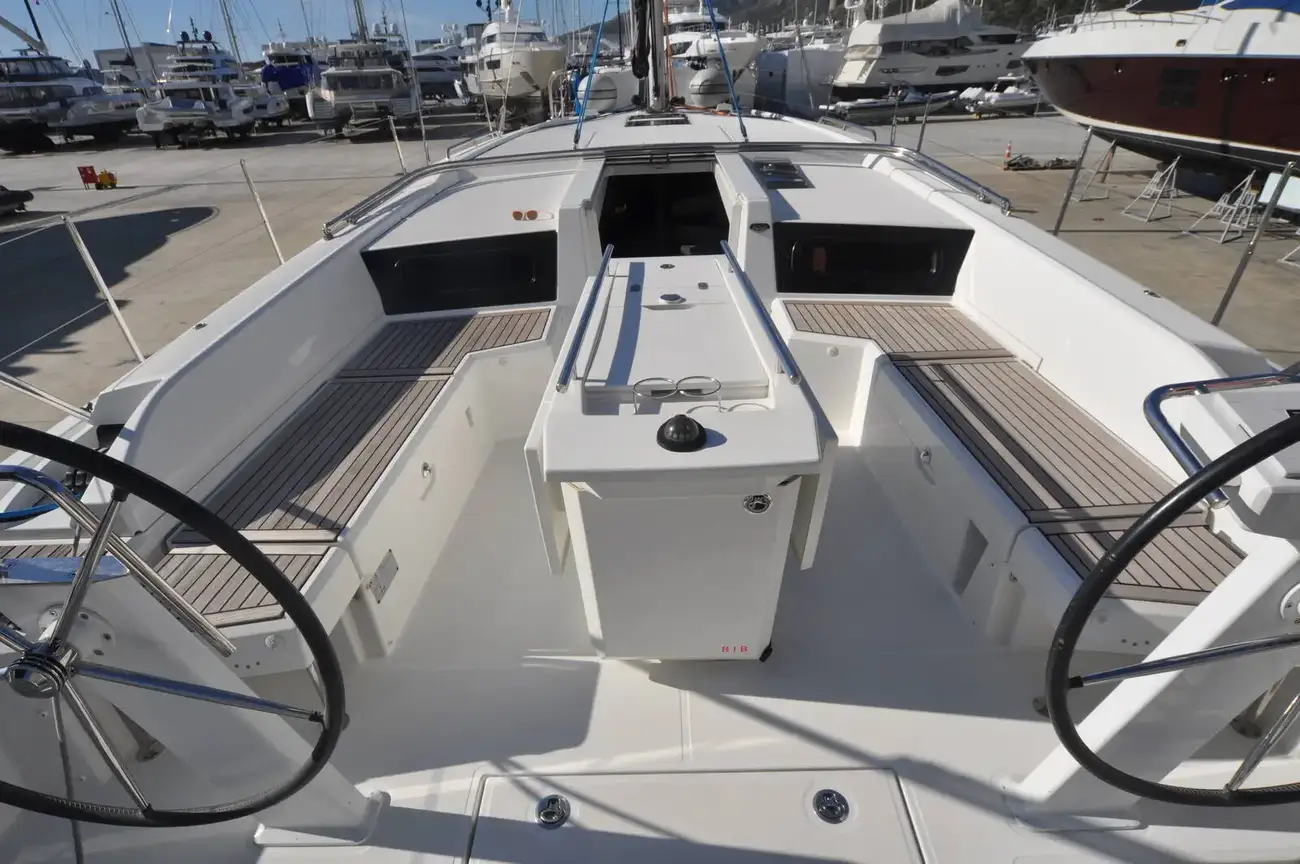 Thumbnail von Beneteau Oceanis 46.1