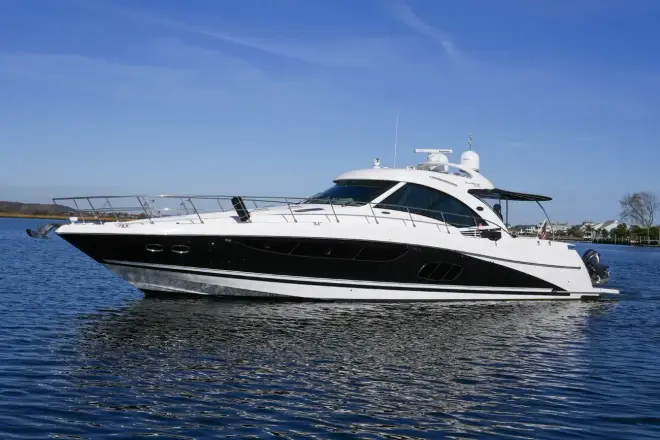 Sea Ray 590 Fly Bridge