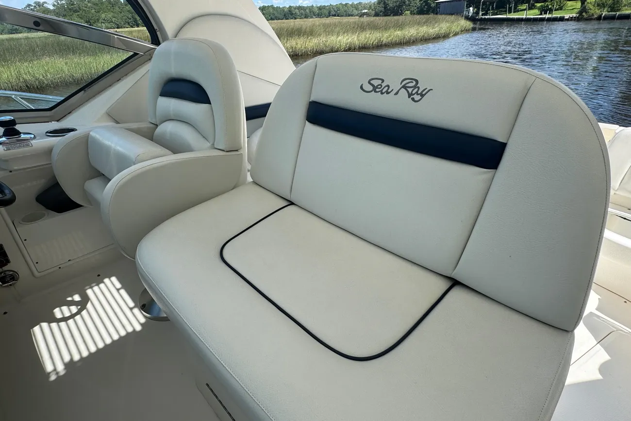 Thumbnail von Sea Ray 390 Sundancer