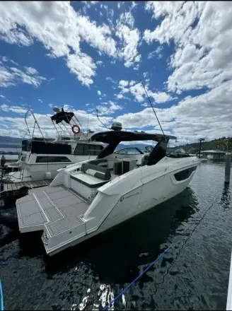 Cruisers Yachts 38 GLS